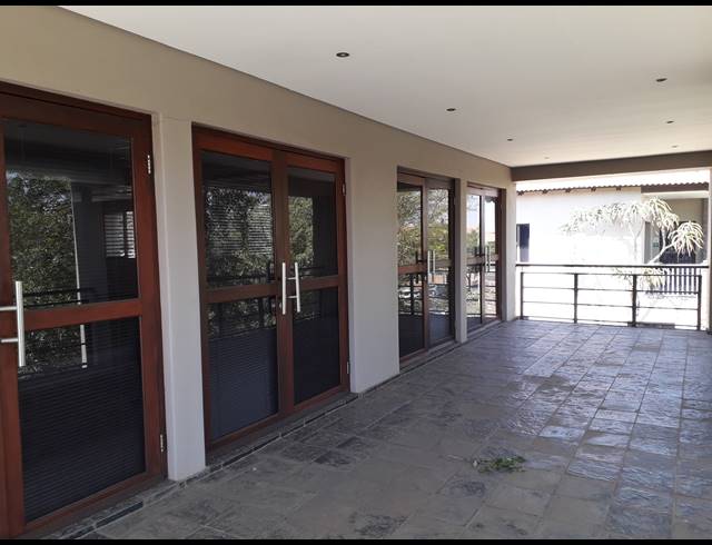 1,172M² OFFICE TO LET IN IRENE